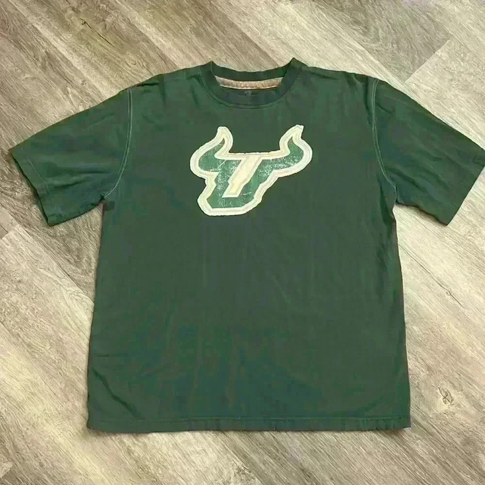 Men’s University of South Florida Bulls green short sleeve tshirt